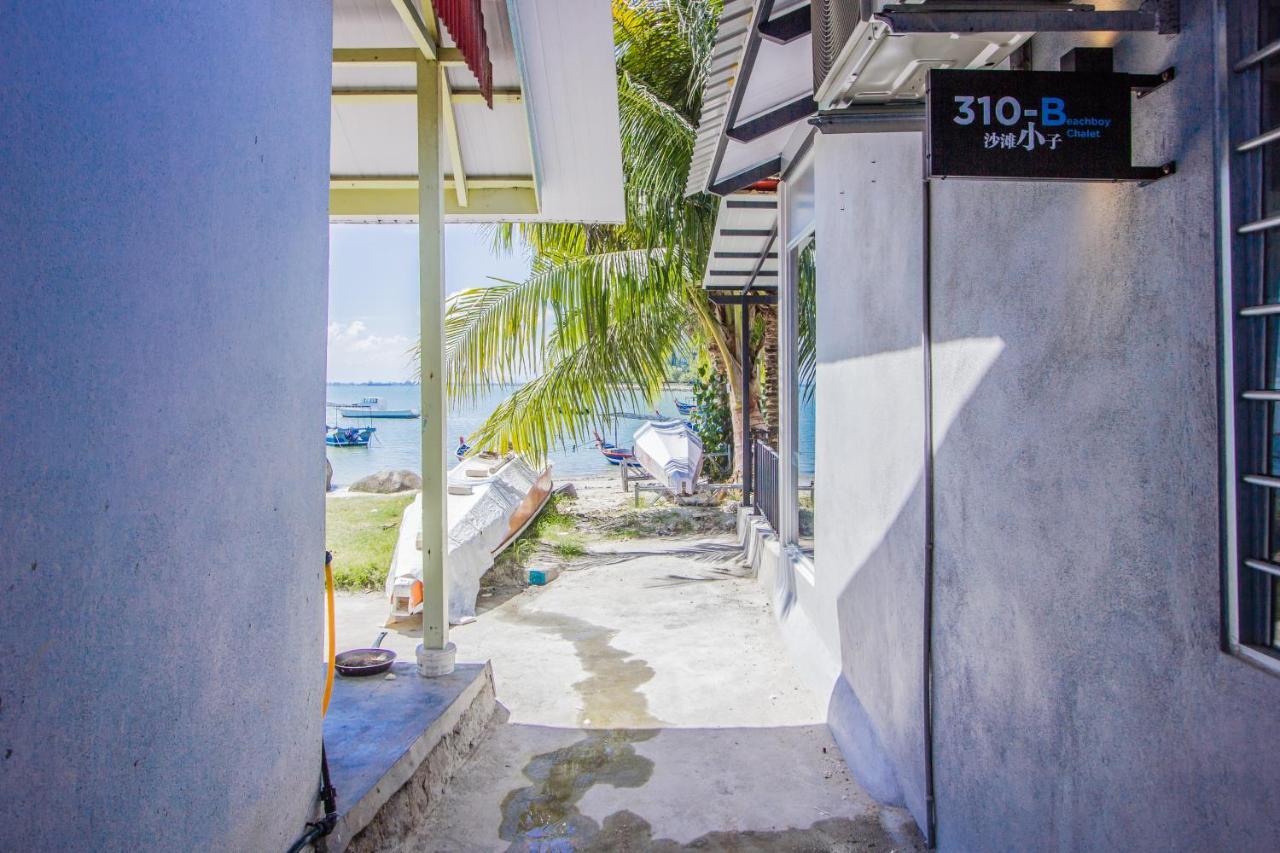 Beachboy Chalet By The Beach Bukit Lada Exteriér fotografie